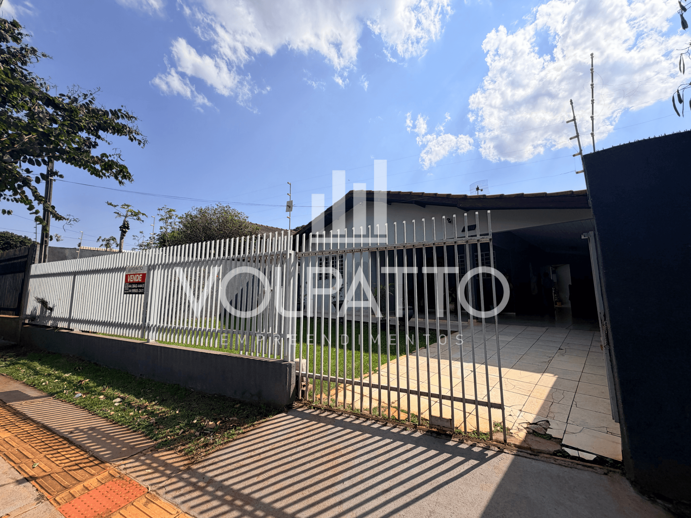 CASA À VENDA NO JARDIM ZEBALLOS!