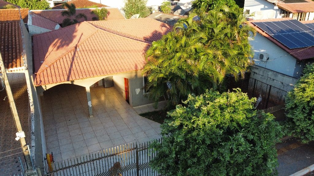 Residência com 296 m² em Centro