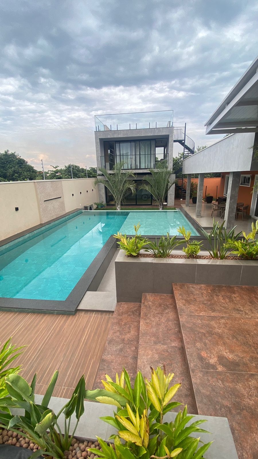 Residência com 365 m² em Centro